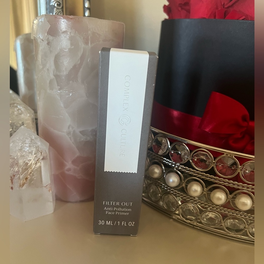 COMPLEX CULTURE
FILTER OUT Anti-Pollution Face Primer